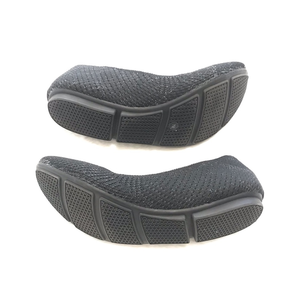 Modern Chic & Comfy Black Step•N•Flex Ballet Flats - Picture 7 of 15